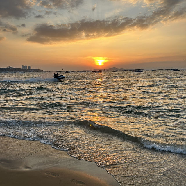 【微笑みの国タイ🇹🇭 ビーチリゾートPattaya🌺】