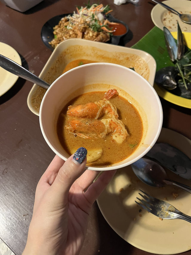 【タイ･プーケット🇹🇭】600円台で絶品シーフードが食べられる！？安く食べるならここのローカル店！