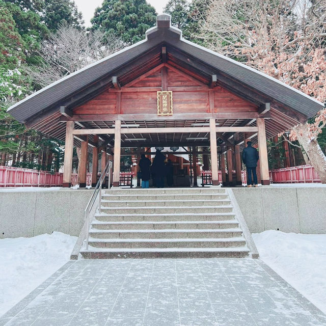 Winter Journey to Hokkaido Jingu Shrine