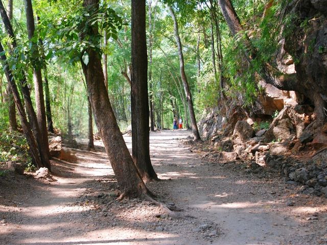 เที่ยวกาญจนบุรี ศูนย์ประวัติศาสตร์ช่องเขาขาด