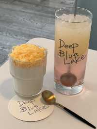 Deep blue lake คาเฟ่มังวอน