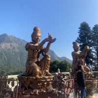 นั่งรถบัสจากสนามบินไปกระเช้า Ngong Ping 36