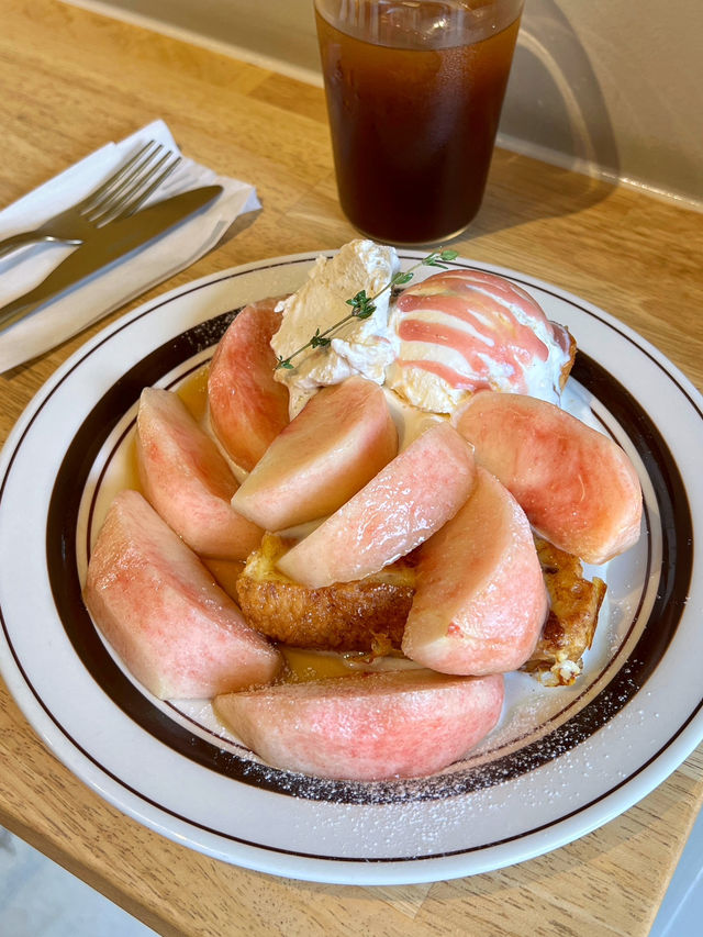 French toast overflowing with peaches🍑