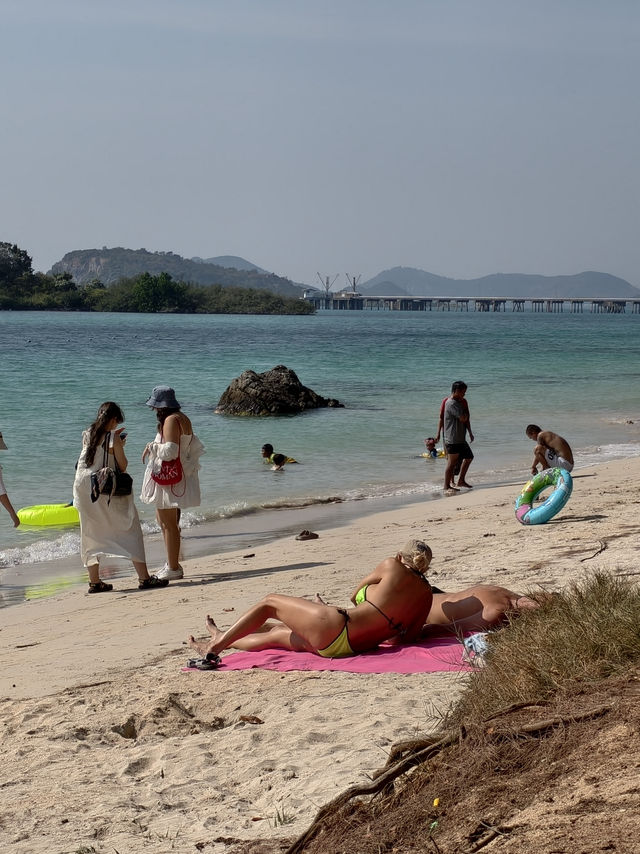 รีวิวหาดนางรำ ชลบุรี – สถานที่ที่ไม่ควรพลาด 🌊 รีวิวหาดนางรำ ชลบุรี – สถานที่ที่ไม่ควรพลาด 🌊