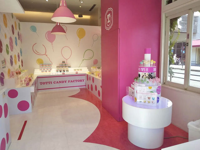TOTTI CANDY FACTORY คาเฟ่ขนมหวานโกเบ