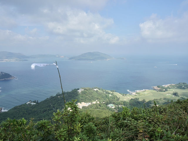 Winding Along the Dragon’s Spine: A Breathtaking Hike in Hong Kong