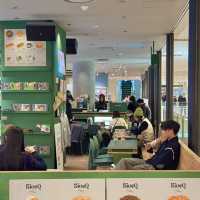 삿포로 스텔라플레이스에서 쉬어가기 좋은 감각적인 카페 - KiosQ coffee rotary