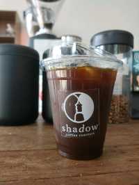 ดื่มกาแฟดีๆ บรรยากาศดี ที่ Shadow Coffee Roast