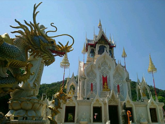 เที่ยวเพชรบุรี ..แวะวัดข่อย