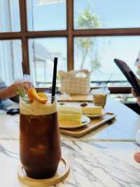 Red Temp Coffee เขาสามมุข คาเฟ่ริมทะเลที่คุณต้องแว