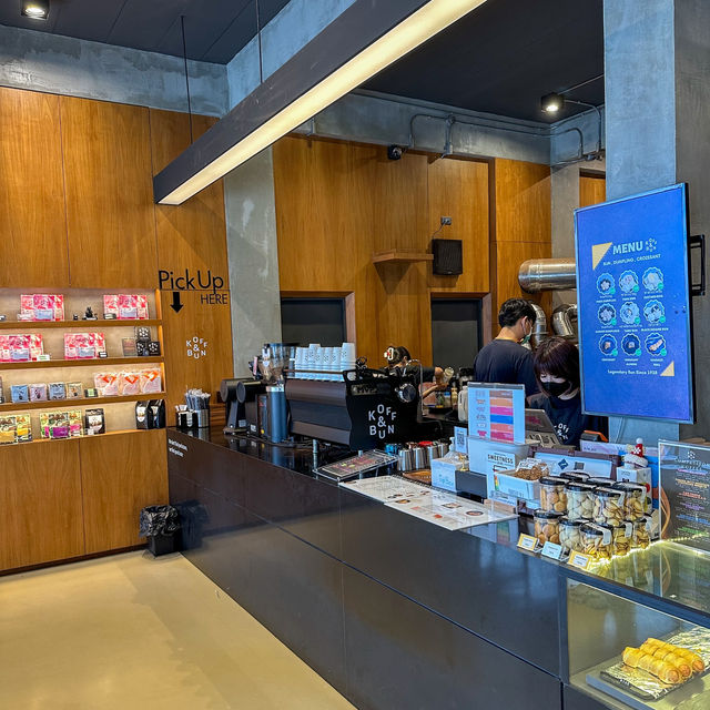 คาเฟอีน☕️ คั่วสดๆ ร้าน คอฟ แอน์ บัน