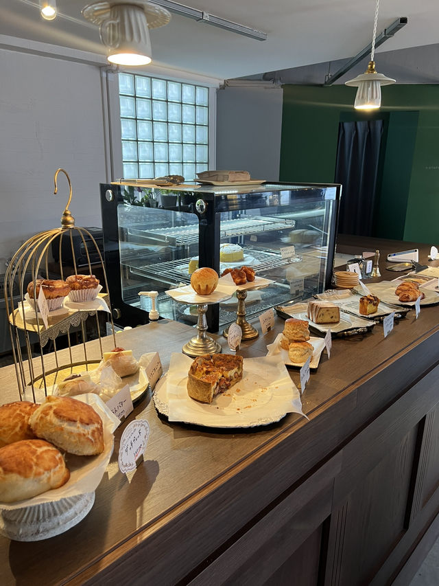 COFFEE & BAKE achoo！: A Cozy Café in Asagaya with a Delicious Matcha Cheesecake