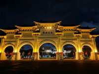 Chiang Kai-Shek Memorial Hall ในยามค่ำคืน
