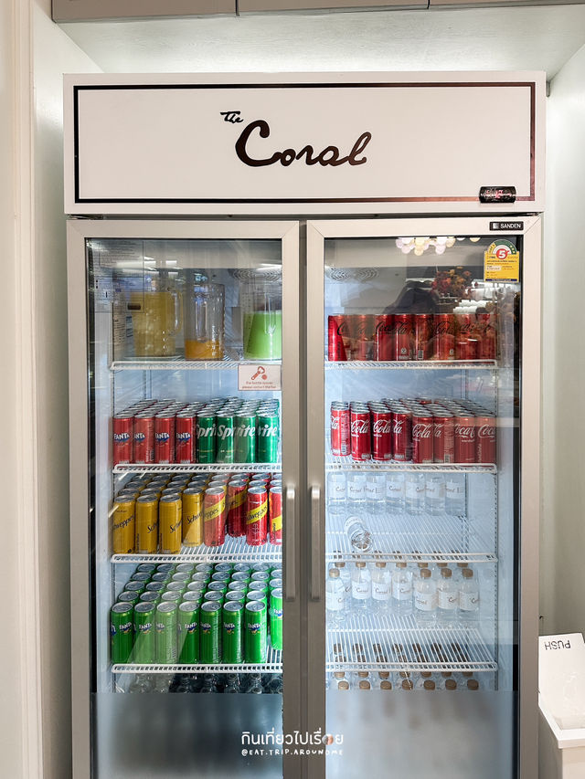 The Coral Lounge นั่งชิลก่อนขึ้นเครื่อง อาหารอร่อย