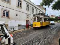 [🇵🇹リスボン] 黄色の路面電車が走る街を歩く