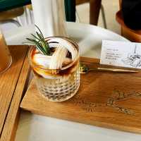 คาเฟ่หลบร้อนที่ Schizzi Cafe นางเลิ้ง