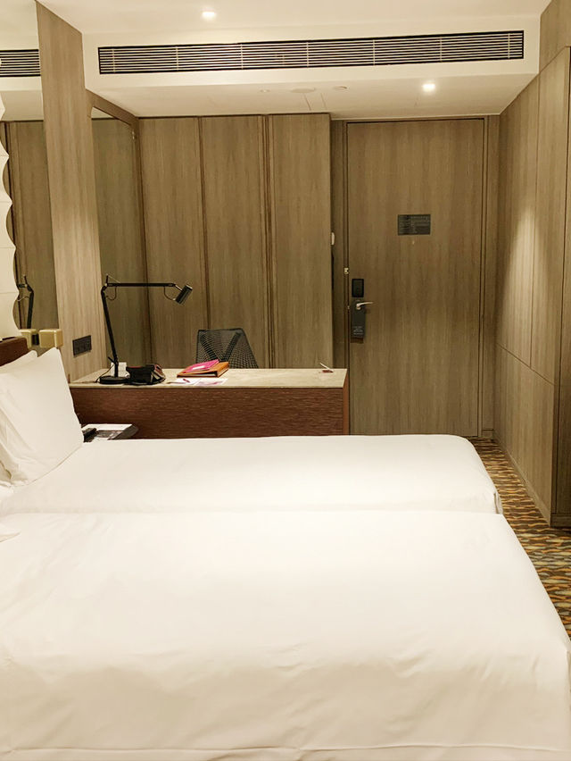 轉機也能是享受：Crowne Plaza Changi Airport 的靜謐奢華體驗