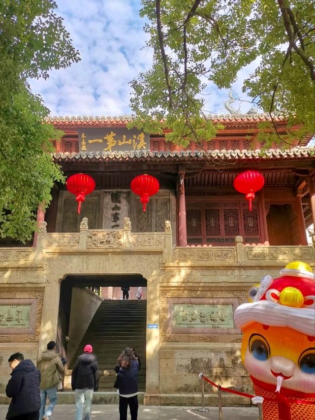 Chenghuang Temple: A Masterpiece of Craftsmanship and Culture