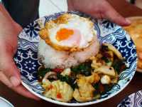 พามาทานกะเพราสูตรโบราณ รสจัดจ้าน