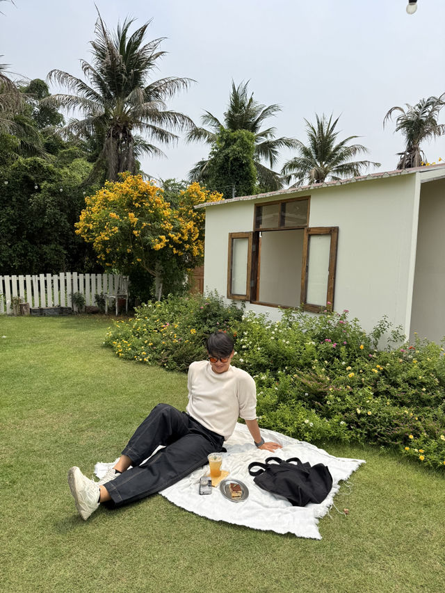 คาเฟ่สไตล์โฮมมี่สุดมินิมอล #นครปฐม 🏠☕️🍃