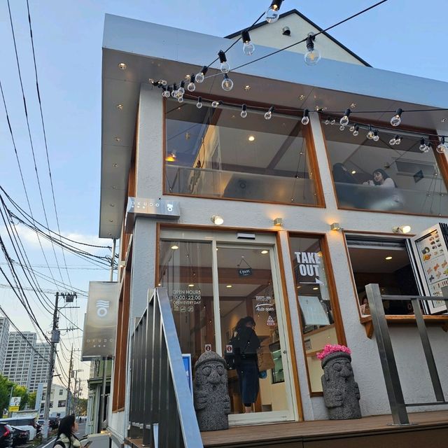 [新大久保]韓国チェジュ島風の一軒家カフェ[OKUDO 大久堂カフェ]