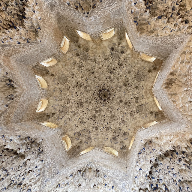 Granada ศิลปะแห่งอันดาลูเซีย สเปนตอนใต้