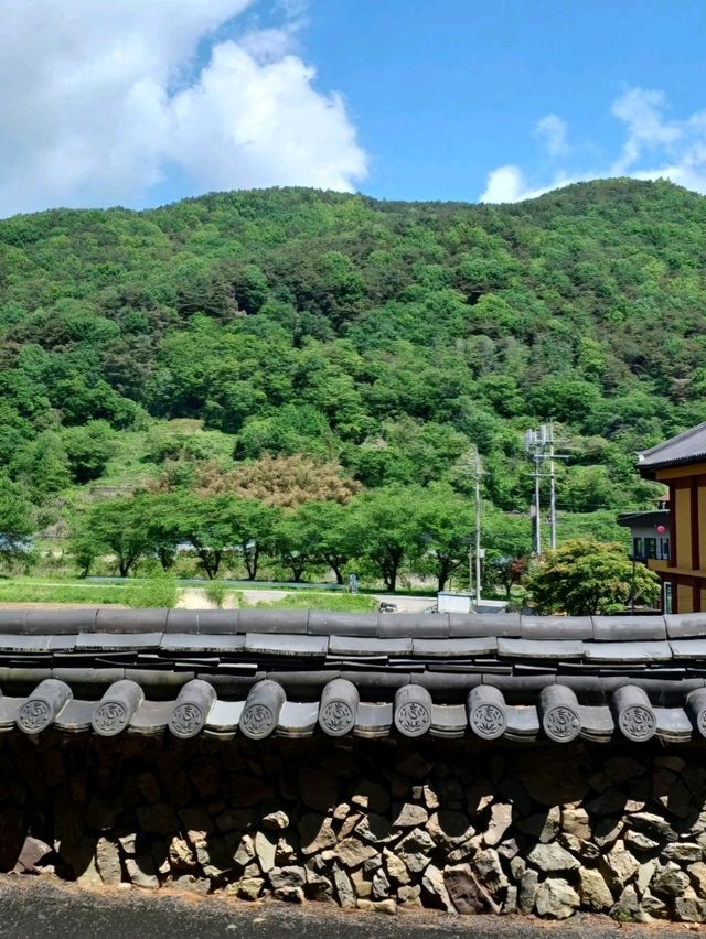 자연과 하나 된 조용한 산사