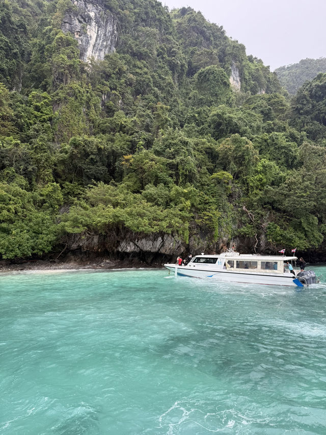 Phi phi island