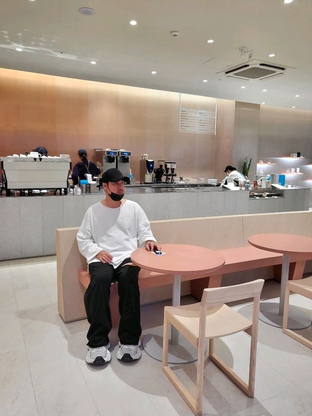 얼마전 오픈한 부산 두번째 블루보틀