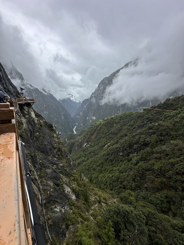 SHANGRI-LA | Balagezong Grand Canyon (Shangri-La Grand Canyon)