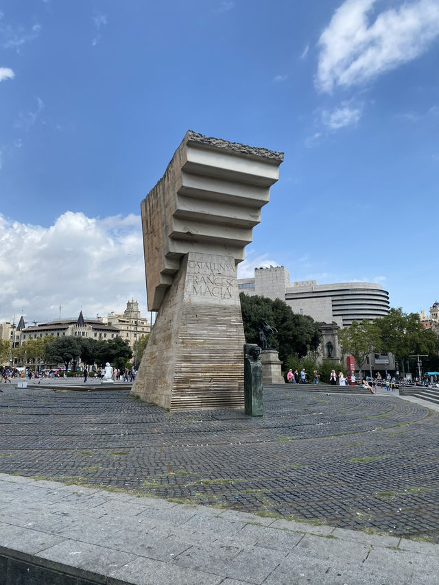 4 Highlights of Barcelona—Gaudí, Cava & Football Dreams 