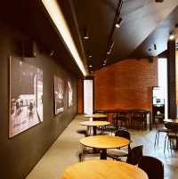 Bottomless cafe