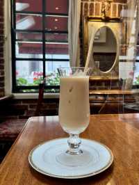 ☕【銀座・トリコロール本店】昭和レトロに包まれる、旅の途中の優雅な一杯