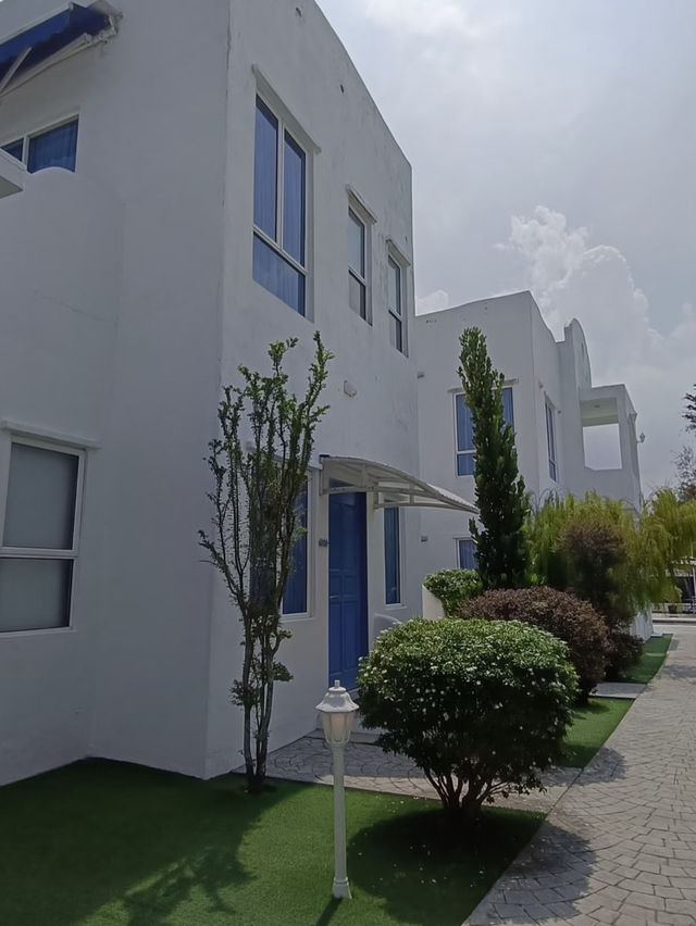 A Slice of Santorini on the Melaka Coast