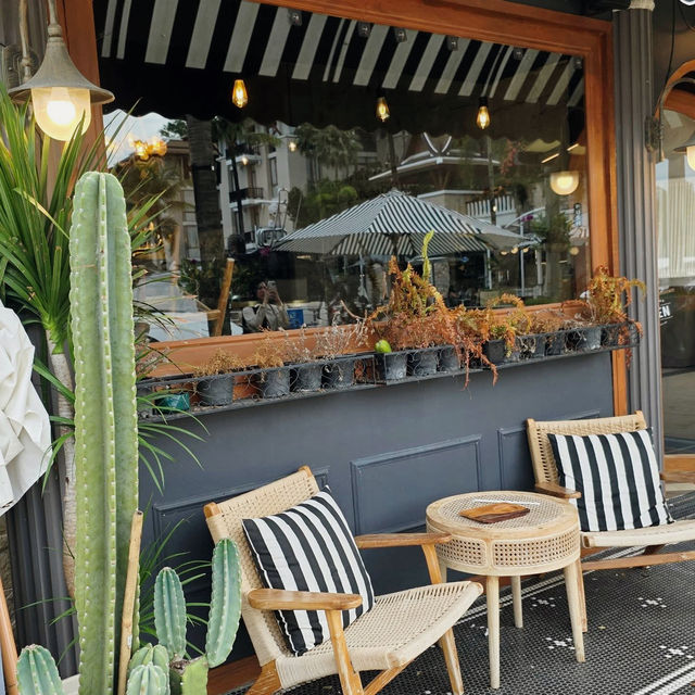 A Soulful Escape into Art and Flavor