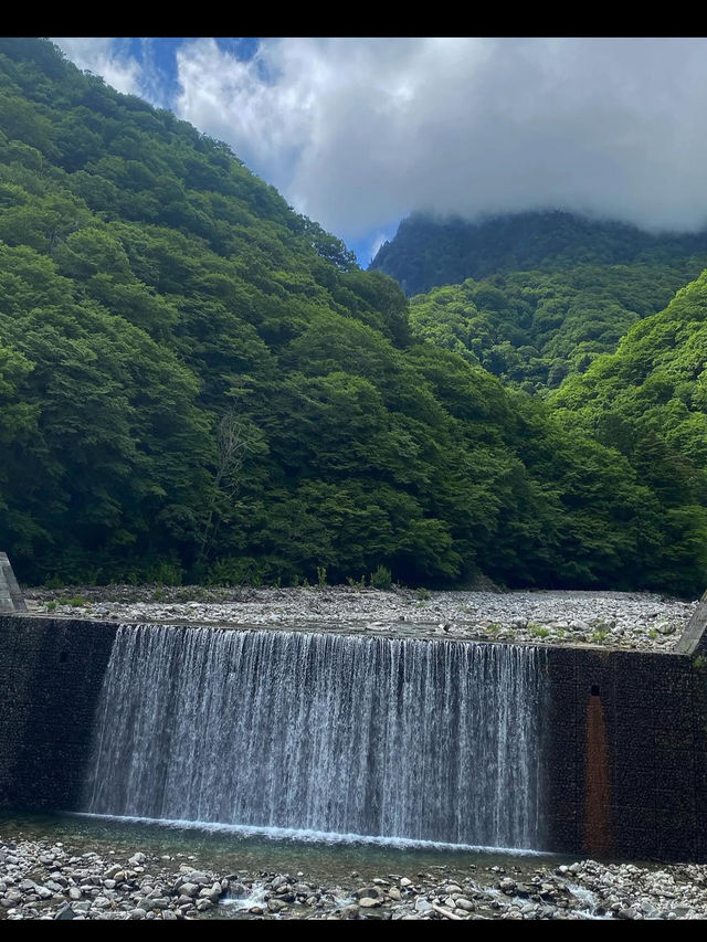 🌊滝と森に癒される絶景トレッキング！西沢渓谷で自然と一体になる旅🍃