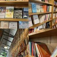 Booktree Library & Café คาเฟ่+ร้านหนังสือ ภูเก็ต