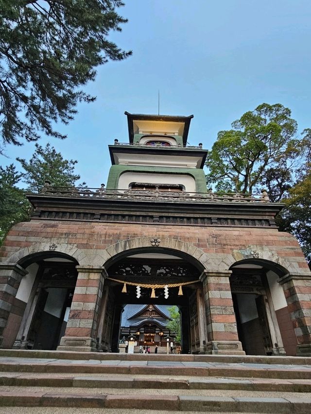 一.金澤名景〔尾山神社〕，彩色玻璃門樓的歷史之美⛩️✨