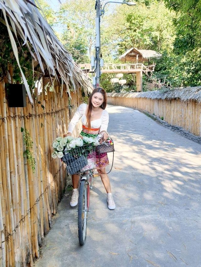 ตลาดบ้านมอญ ห้วยน้ำใส สวนผึ้ง