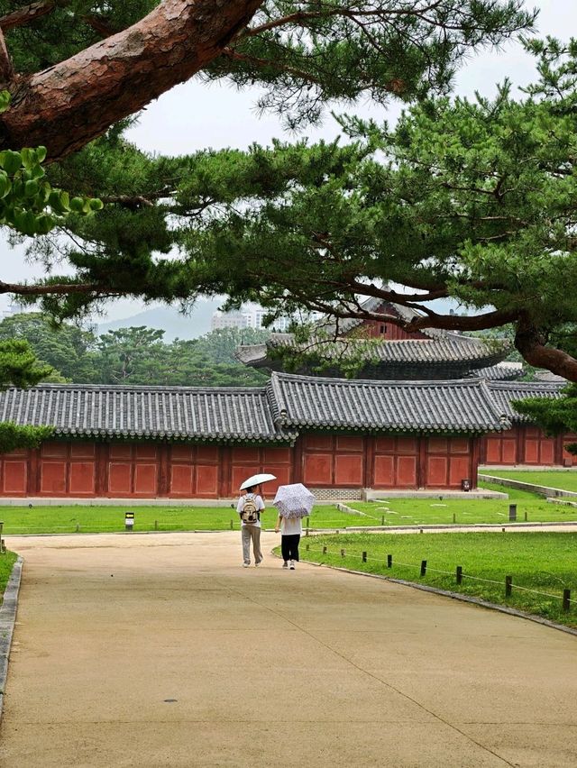Chanyeonggung and Changdeokgung Palace, Seoul