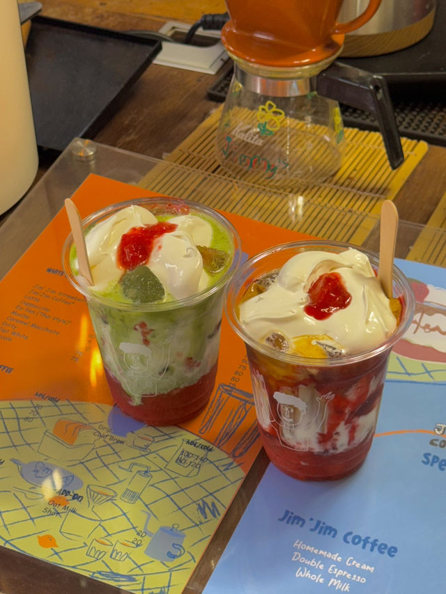 ร้านคาเฟ่เล็กๆในตัวเมืองพัทยา น่ารักมาก 🍰🥤