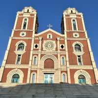 Divine & Delicious: A Solo Trip to Xiamen’s Catholic Church & Eighth Market