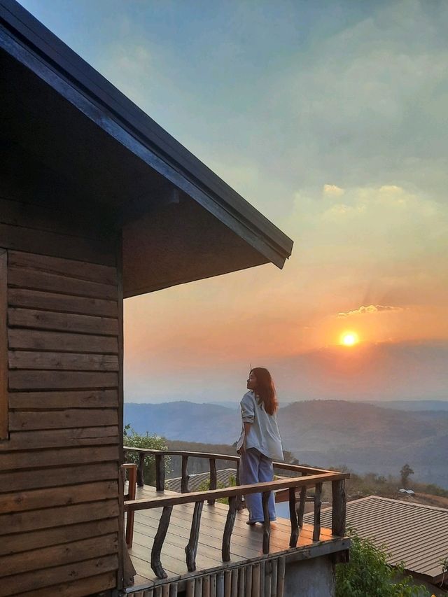 พักกาย พักใจ ที่ไฮตาก : เสวนาริมเขา 🏕