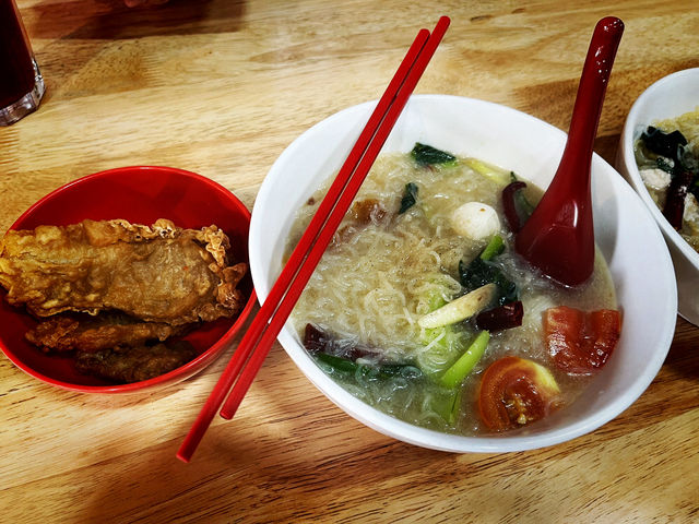 🍜 Carbo & Bites – Cozy Pan Mee Café in Penang’s Summer Heat