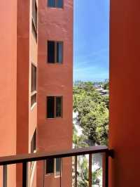 Blu Monkey Hub & Hotel Bangsaen โรมแรมสวยบางแสน