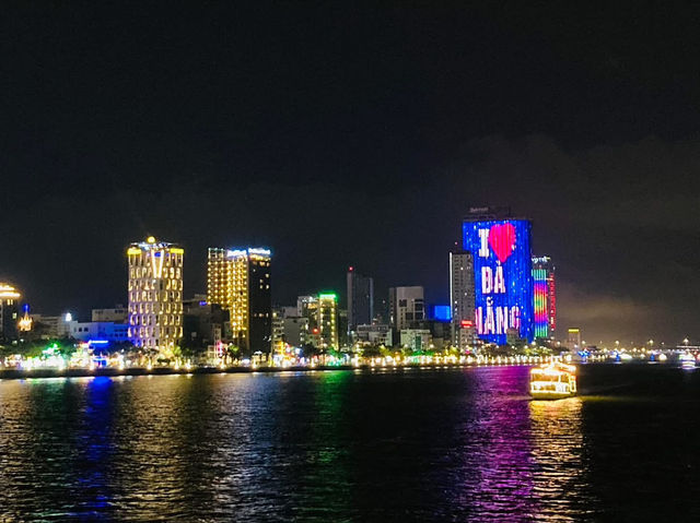 越南 中越 峴港 日與夜 粉紅教堂