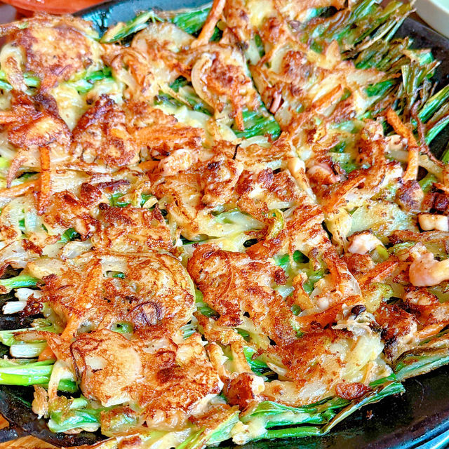 레트로 감성 가득한 과일 막걸리와 수제 안주가 맛있는 로컬 맛집