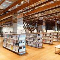 Toyama Glass Art Museum: Where Light & Glass Dance – A Solo Traveler’s Crystal Fantasy"** ✨🏛️