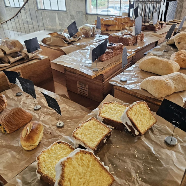 Crisp Layers & Quiet Design – My Visit to OUDE, Seoul