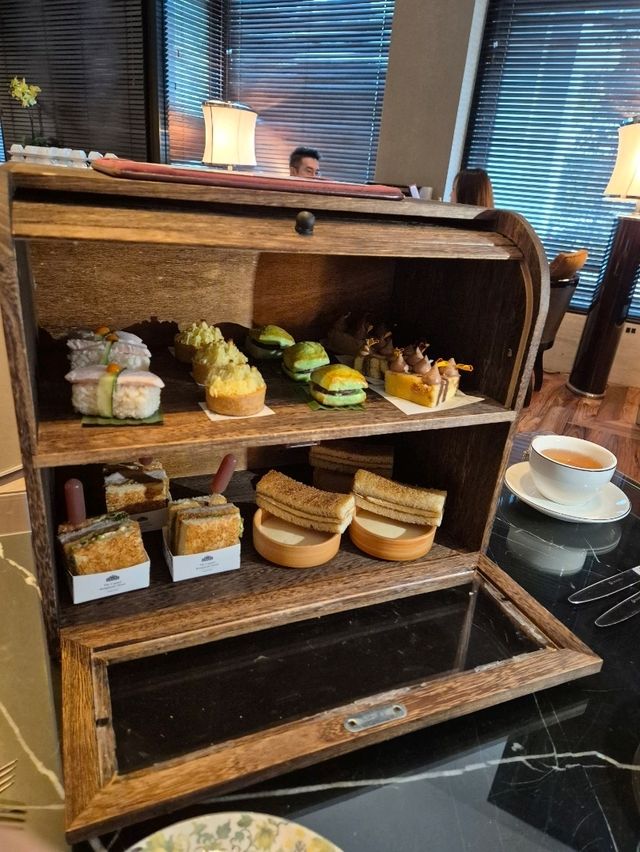 The Lobby Lounge High Tea at Capitol Kempinski